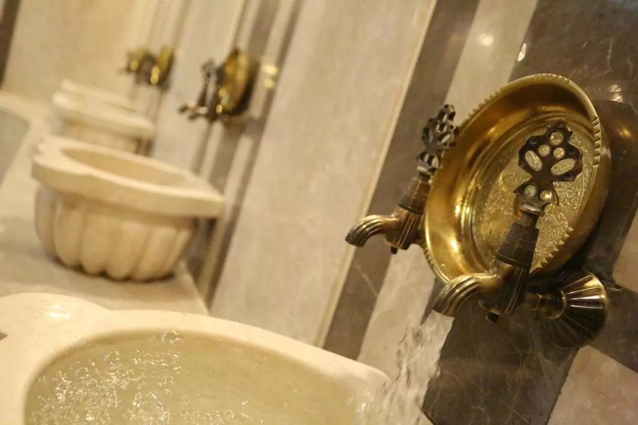 289117LIFECORNER_SHABAVIZPARVAZ (5).jpg